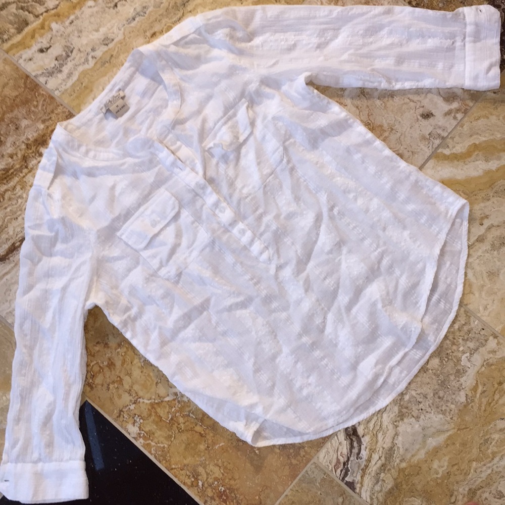 Lucky Brand White on White embroidered crinkle top